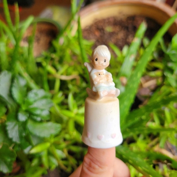 Vintage 1984 Samuel J. Butcher Purrfect Grandma Porcelain Thimble - Picture 4 of 8